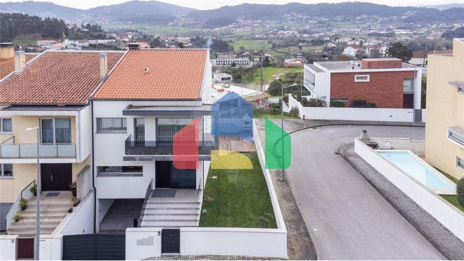 Residential - Single Family Home - T3 - Esporoes, Braga - PT