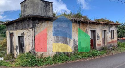Residential - Single Family Home - T3 - Sao Jorge, Santana - PT