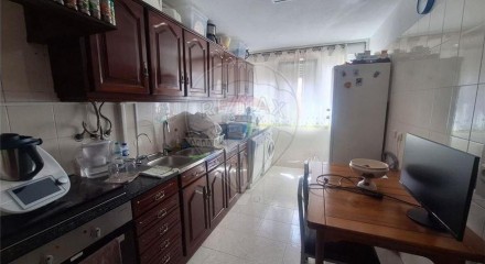 Residential - Condo/Apartment - T2 - Cacém e São Marcos, Sintra - PT