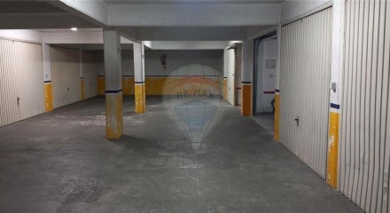 Residential - Garage - Cacém e São Marcos, Sintra - PT