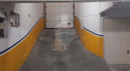 Residential - Garage - Cacém e São Marcos, Sintra - PT