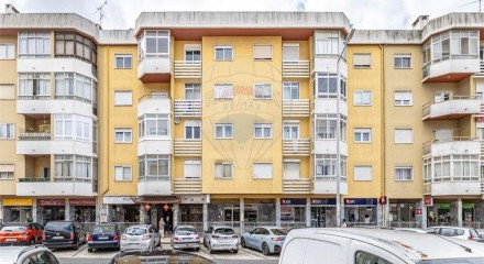 Residential - Condo/Apartment - T2 - Cacém e São Marcos, Sintra - PT