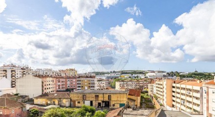 Residential - Condo/Apartment - T2 - Cacém e São Marcos, Sintra - PT