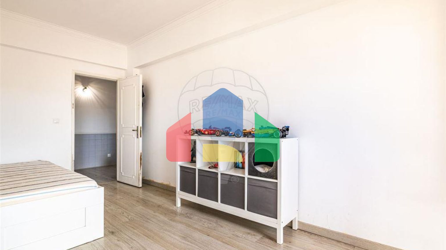 Residential - Condo/Apartment - T2 - Cacém e São Marcos, Sintra - PT