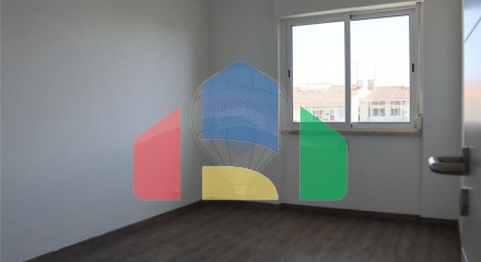 Residential - Condo/Apartment - T2 - Porto Salvo, Oeiras - PT