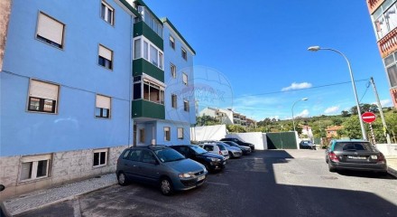 Residential - Condo/Apartment - T1 - Barcarena, Oeiras - PT