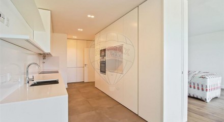 Residential - Condo/Apartment - T1 - Barcarena, Oeiras - PT