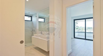 Residential - Condo/Apartment - T1 - Barcarena, Oeiras - PT