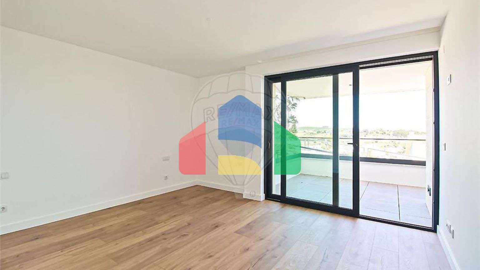 Residential - Condo/Apartment - T1 - Barcarena, Oeiras - PT