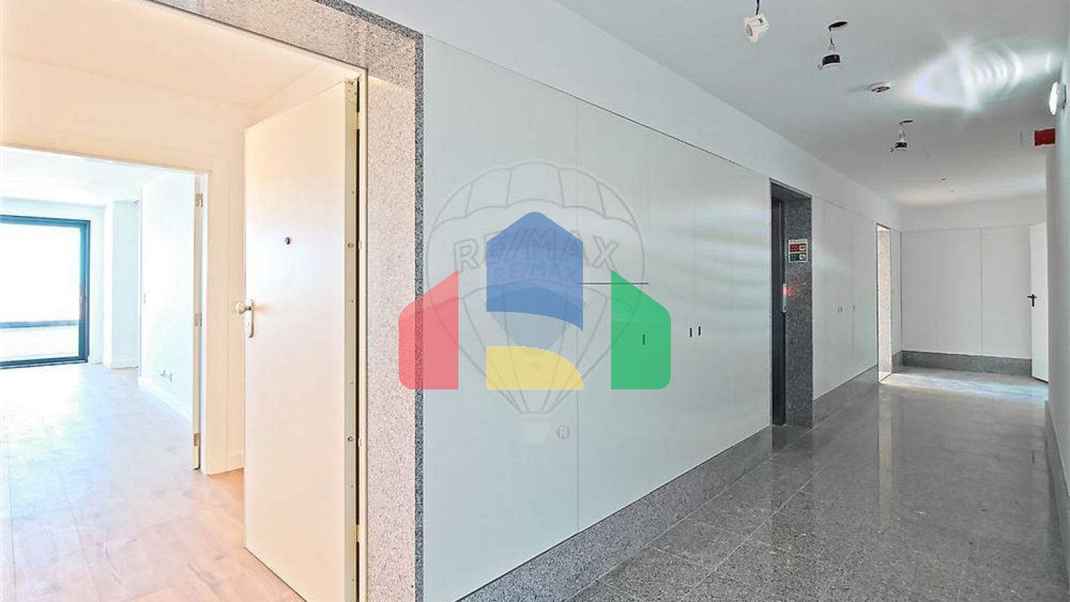 Residential - Condo/Apartment - T1 - Barcarena, Oeiras - PT