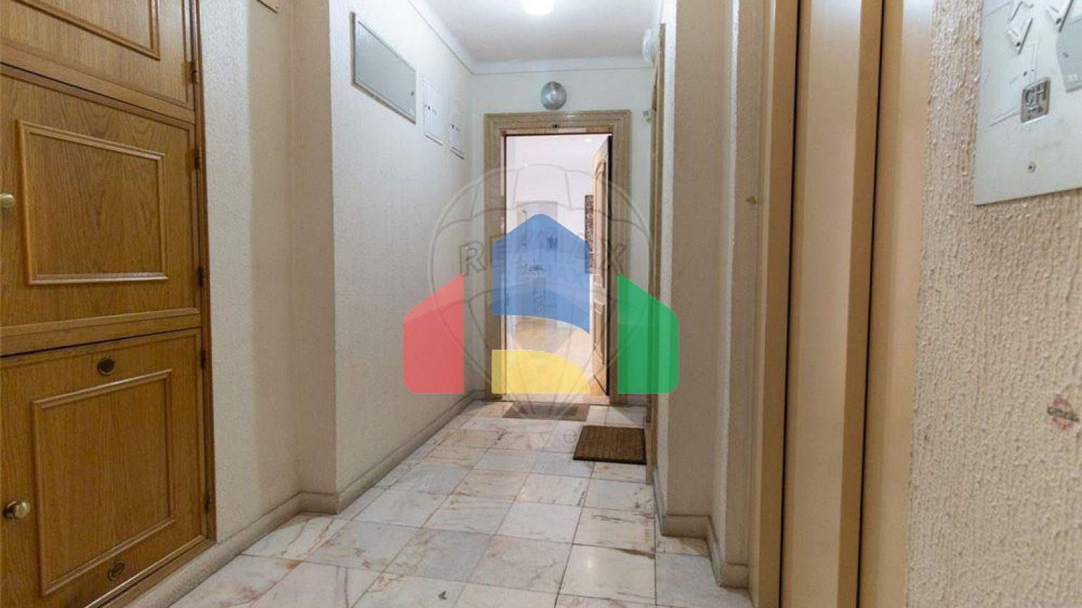 Residential - Condo/Apartment - T2 - Carnaxide e Queijas, Oeiras - PT