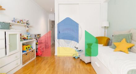 Residential - Condo/Apartment - T2 - Carnaxide e Queijas, Oeiras - PT