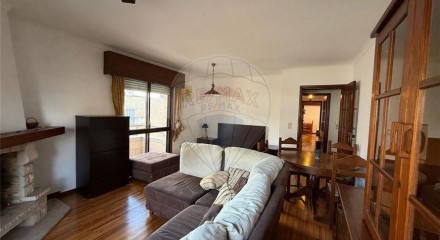 Residential - Condo/Apartment - T4 - Rio Tinto, Gondomar - PT