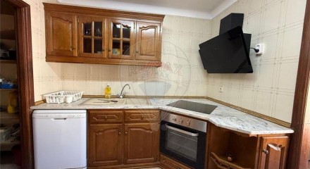 Residential - Condo/Apartment - T4 - Rio Tinto, Gondomar - PT