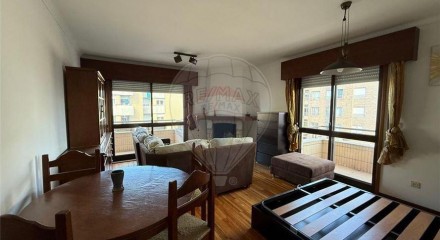 Residential - Condo/Apartment - T4 - Rio Tinto, Gondomar - PT