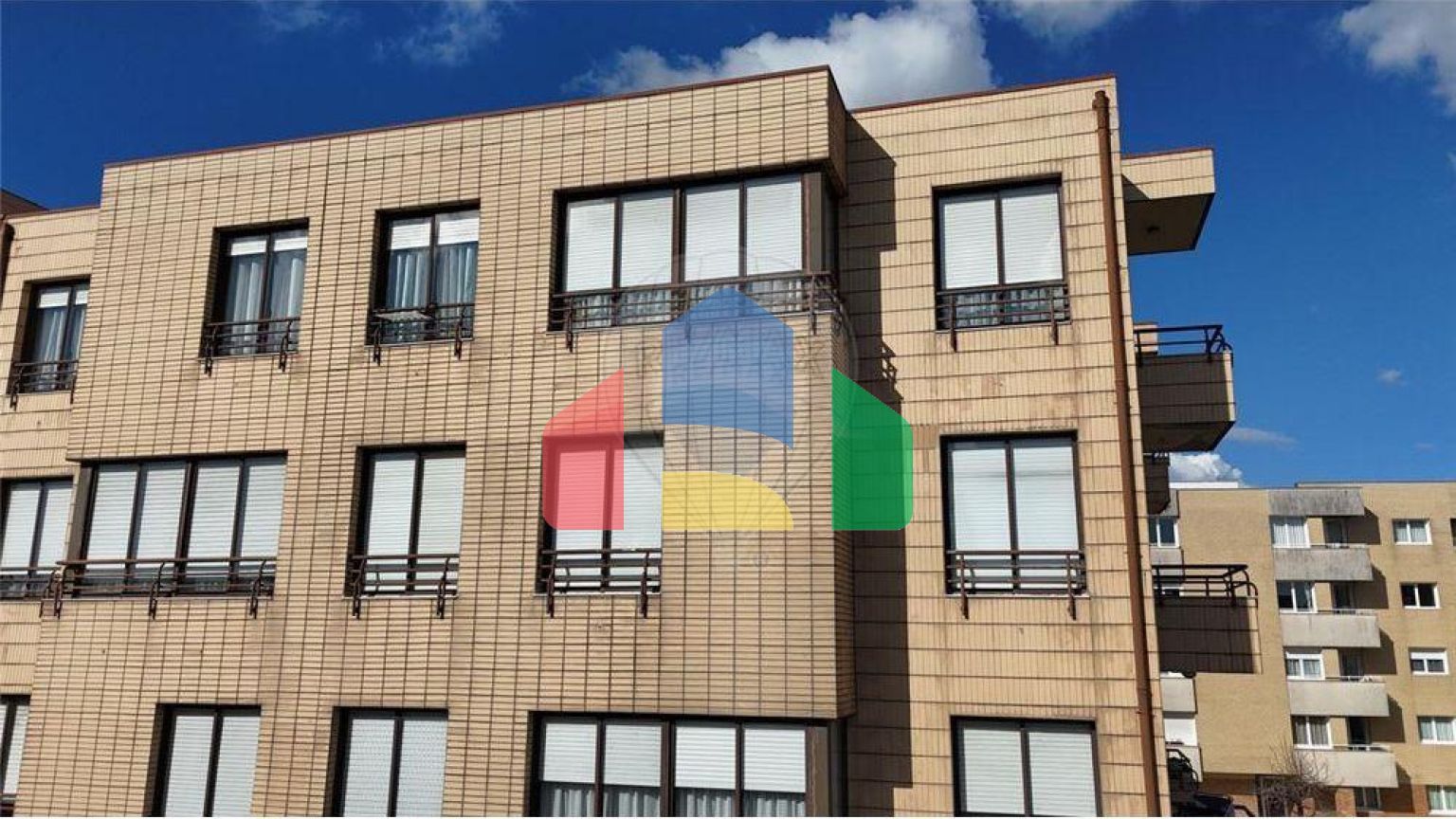 Residential - Condo/Apartment - T4 - Rio Tinto, Gondomar - PT