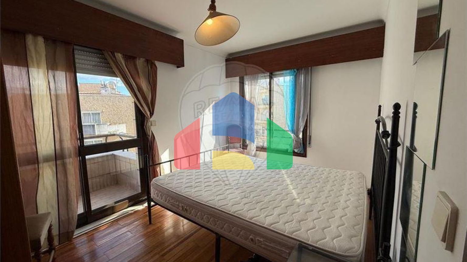 Residential - Condo/Apartment - T4 - Rio Tinto, Gondomar - PT