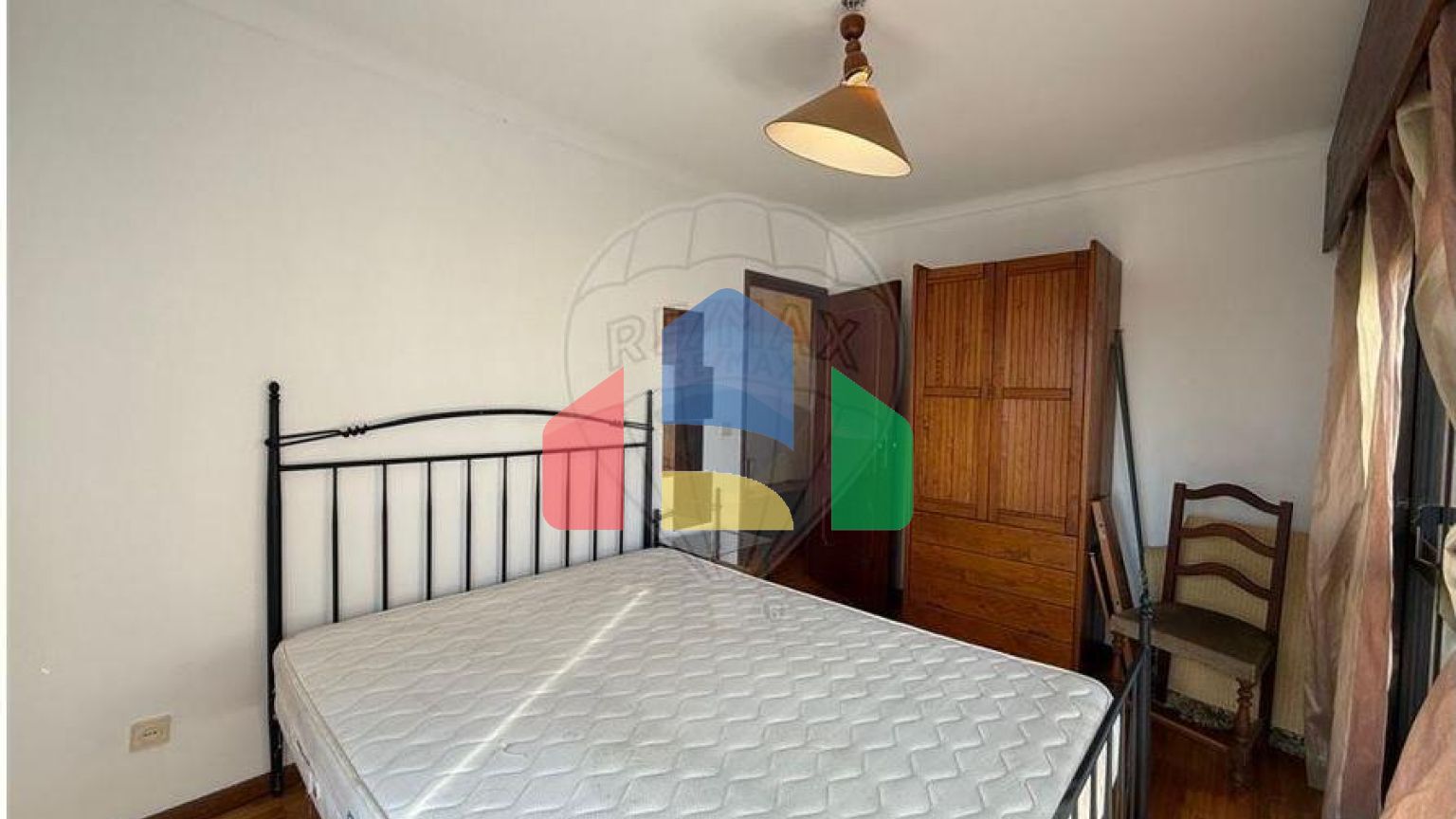 Residential - Condo/Apartment - T4 - Rio Tinto, Gondomar - PT