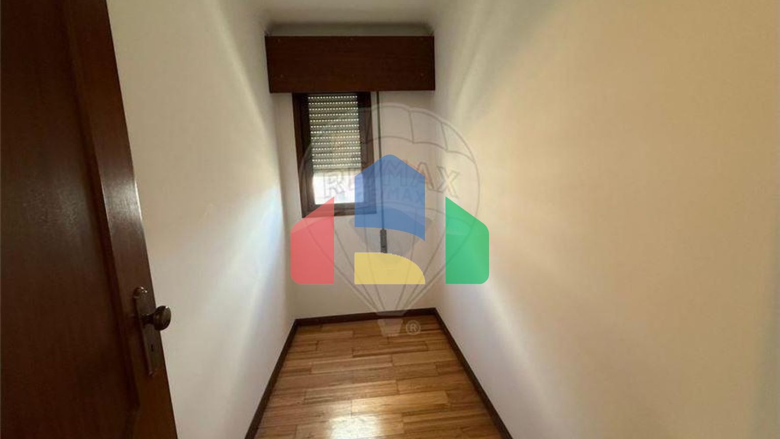 Residential - Condo/Apartment - T4 - Rio Tinto, Gondomar - PT