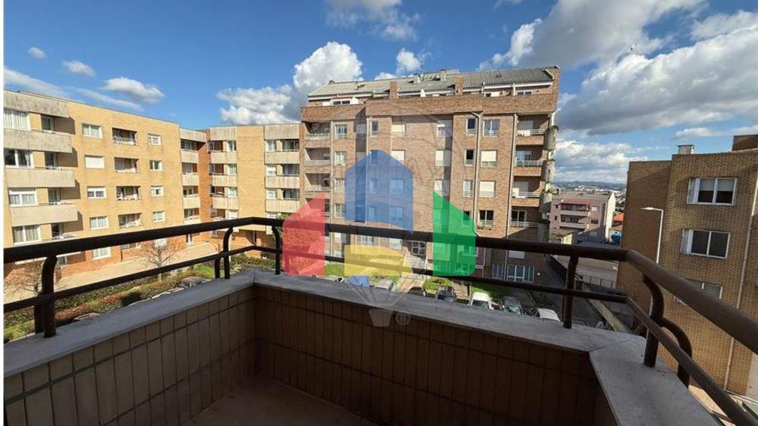 Residential - Condo/Apartment - T4 - Rio Tinto, Gondomar - PT