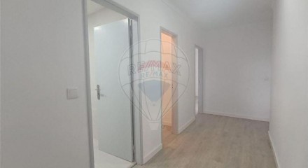 Residential - Condo/Apartment - T2 - Alpiarca, Alpiarca - PT