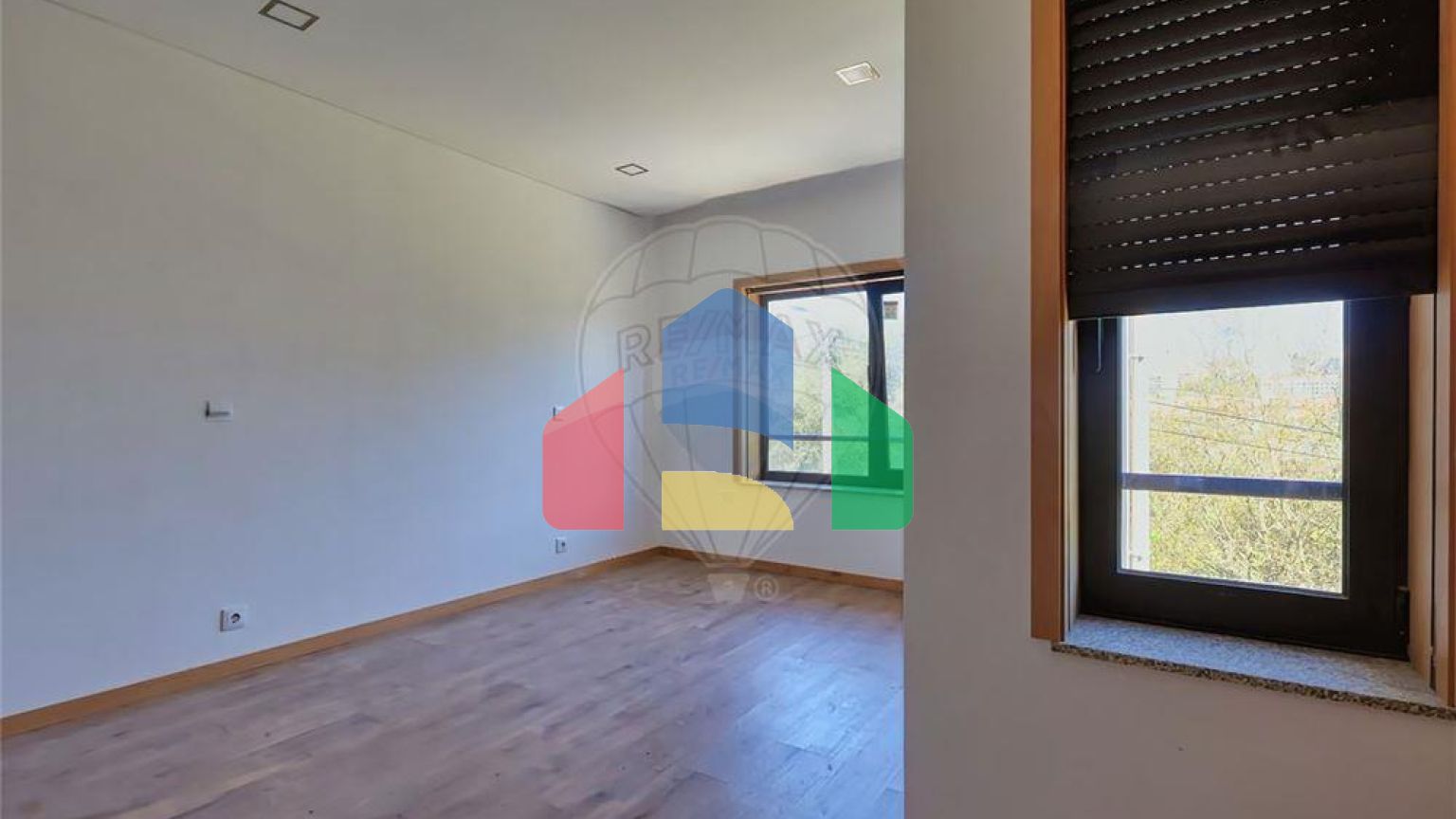 Residential - Single Family Home - T3 - Mafamude e Vilar do Paraíso, Vila Nova de Gaia - PT