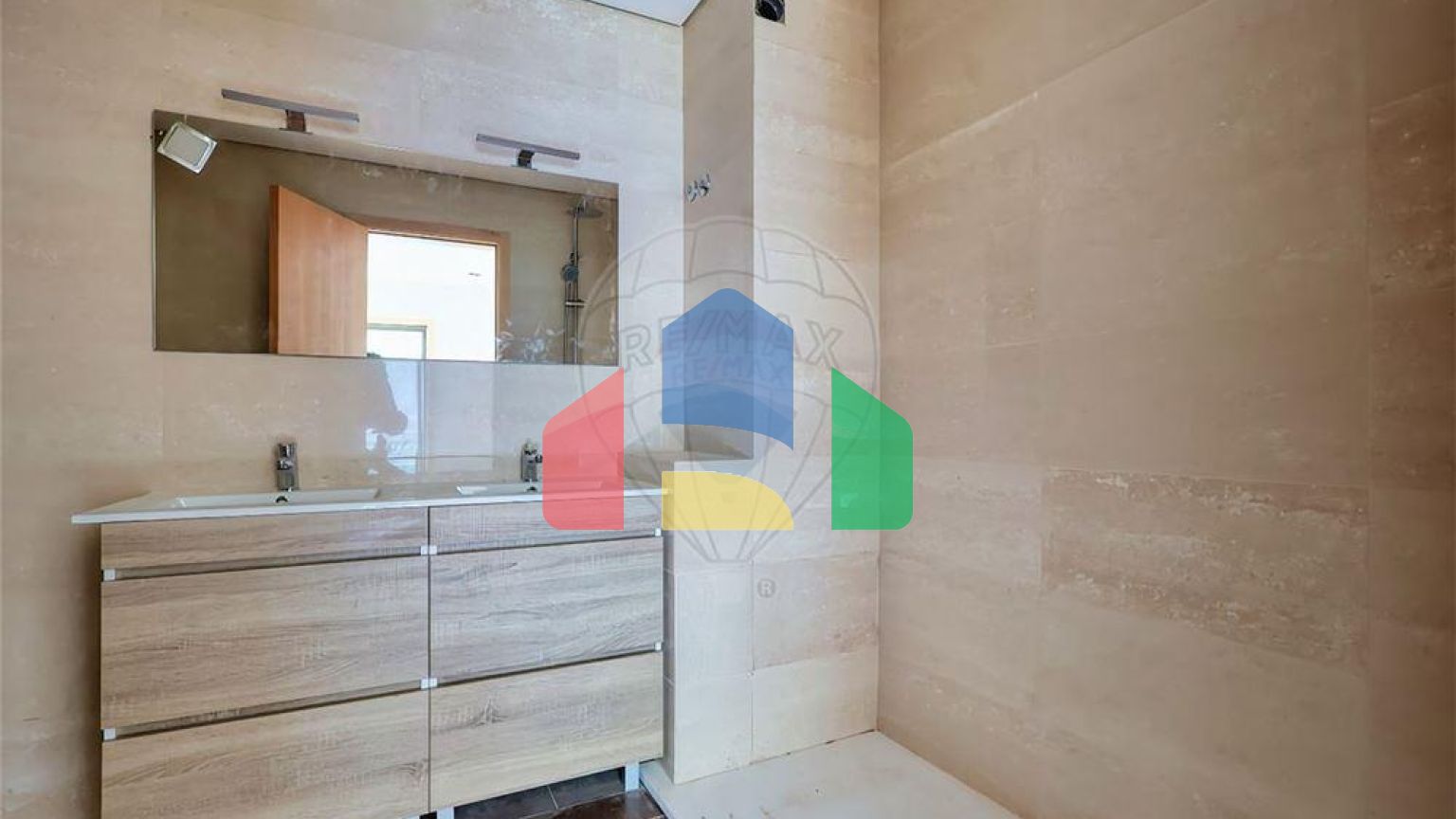 Residential - Single Family Home - T3 - Mafamude e Vilar do Paraíso, Vila Nova de Gaia - PT