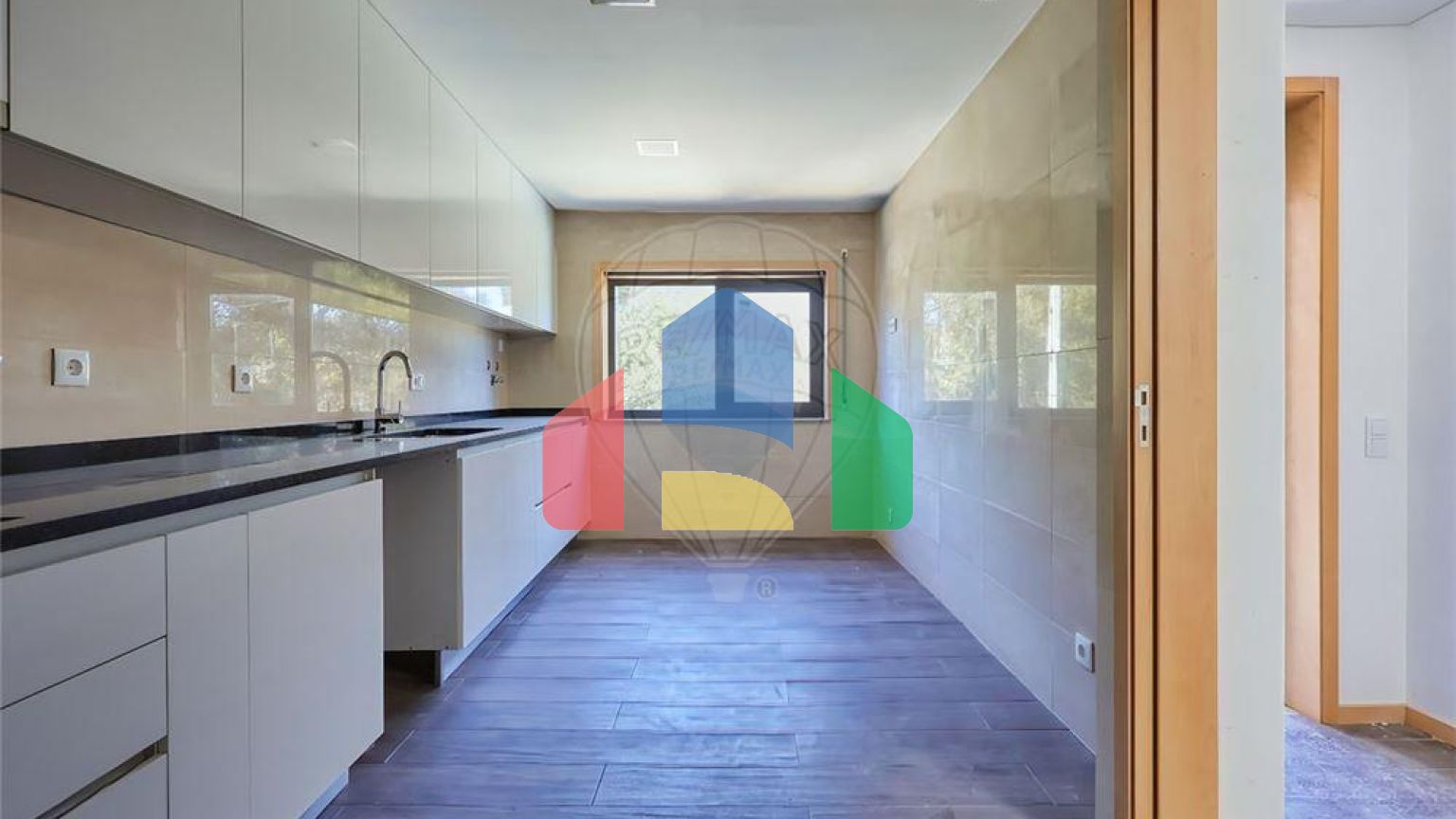 Residential - Single Family Home - T3 - Mafamude e Vilar do Paraíso, Vila Nova de Gaia - PT