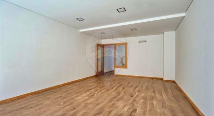 Residential - Single Family Home - T3 - Mafamude e Vilar do Paraíso, Vila Nova de Gaia - PT
