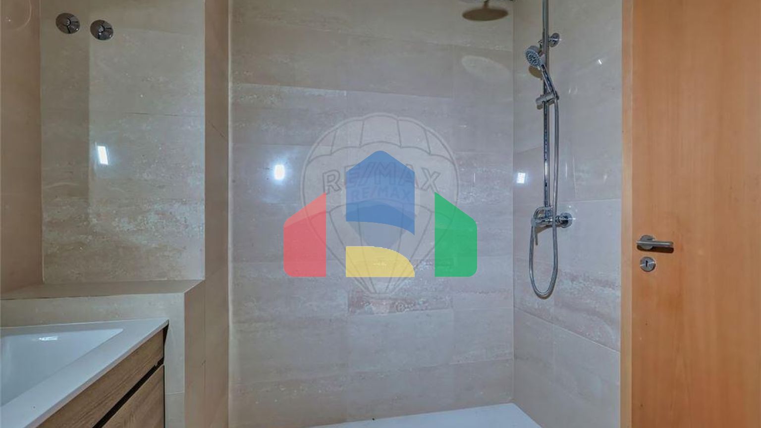 Residential - Single Family Home - T3 - Mafamude e Vilar do Paraíso, Vila Nova de Gaia - PT