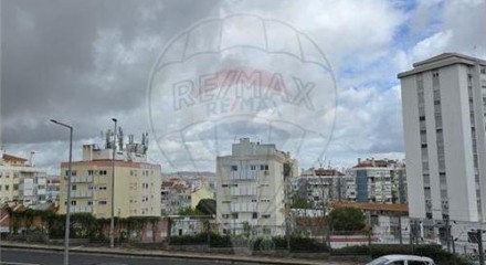 Residential - Garage - Águas Livres, Amadora - PT
