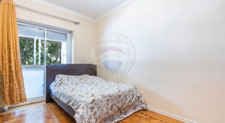 Residential - Condo/Apartment - T2 - Águas Livres, Amadora - PT