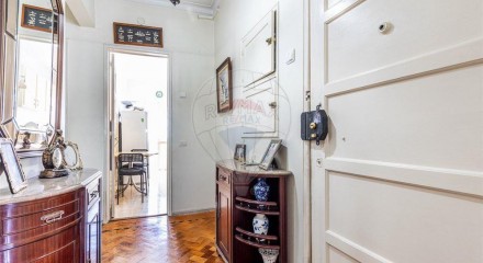 Residential - Condo/Apartment - T2 - Águas Livres, Amadora - PT