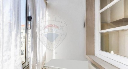 Residential - Condo/Apartment - T2 - Águas Livres, Amadora - PT