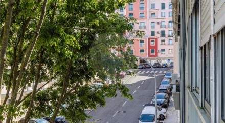Residential - Condo/Apartment - T2 - Águas Livres, Amadora - PT