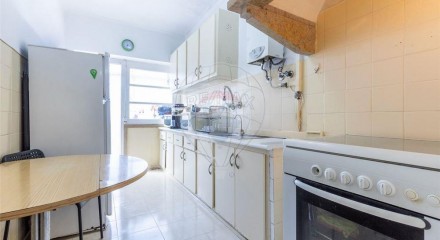 Residential - Condo/Apartment - T2 - Águas Livres, Amadora - PT