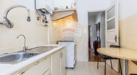 Residential - Condo/Apartment - T2 - Águas Livres, Amadora - PT