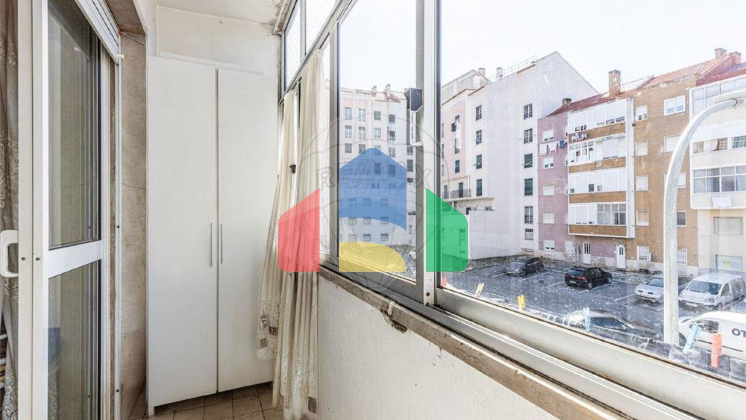 Residential - Condo/Apartment - T2 - Águas Livres, Amadora - PT