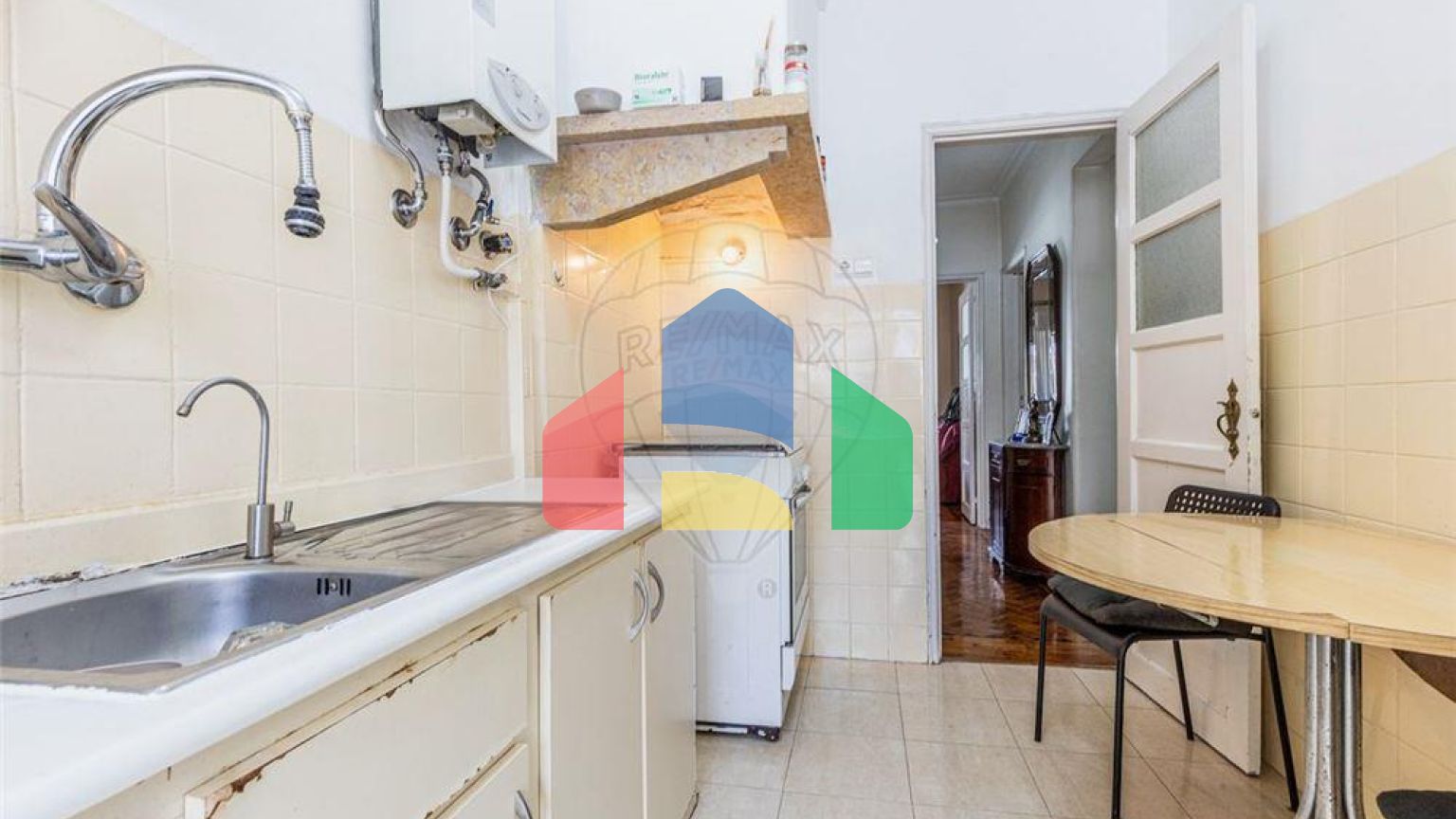 Residential - Condo/Apartment - T2 - Águas Livres, Amadora - PT