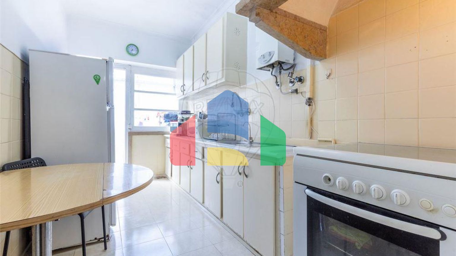 Residential - Condo/Apartment - T2 - Águas Livres, Amadora - PT