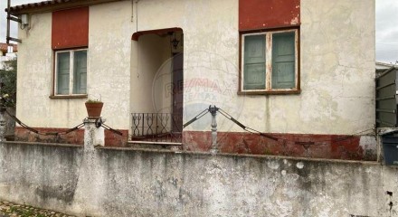 Residential - Single Family Home - T3 - São Miguel do Rio Torto e Rossio ao Sul do Tejo, Abrantes - PT