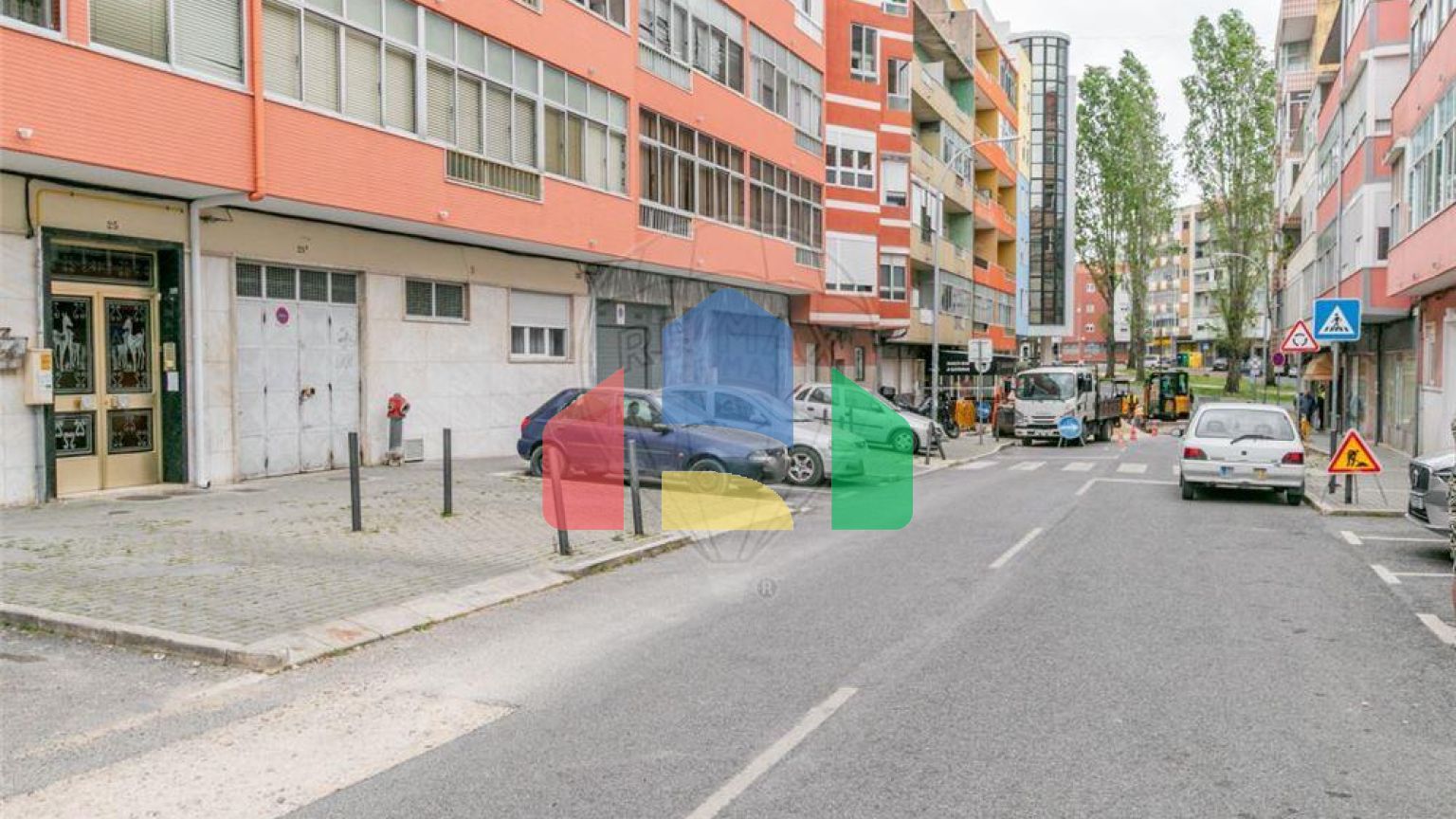 Residential - Condo/Apartment - T2 - Mina de Água, Amadora - PT