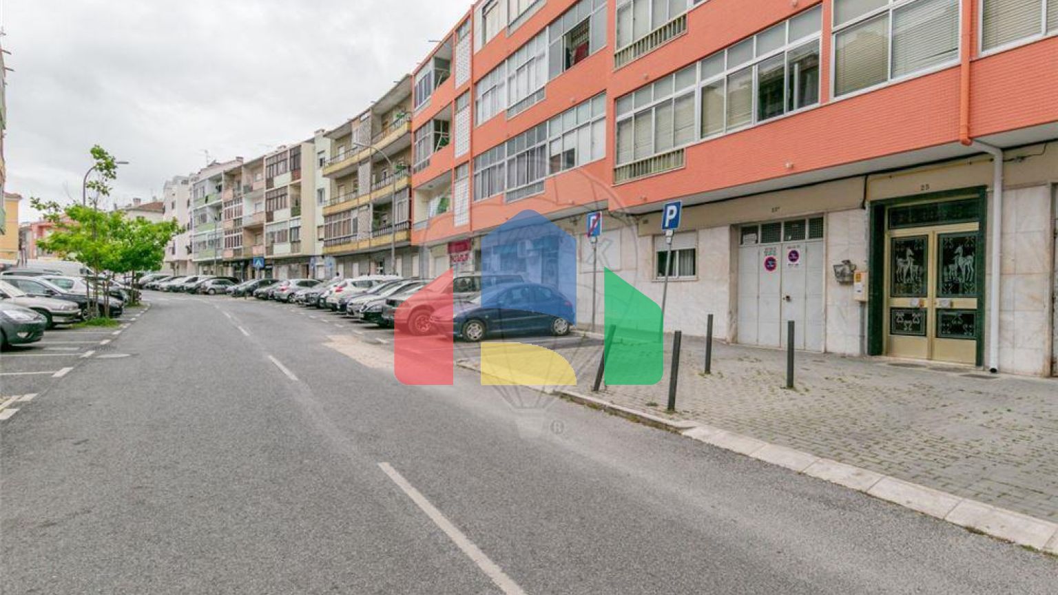 Residential - Condo/Apartment - T2 - Mina de Água, Amadora - PT