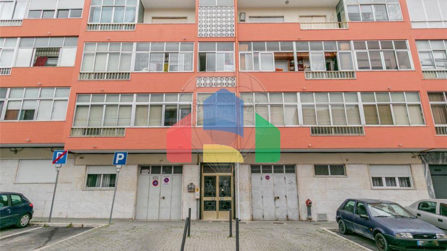 Residential - Condo/Apartment - T2 - Mina de Água, Amadora - PT