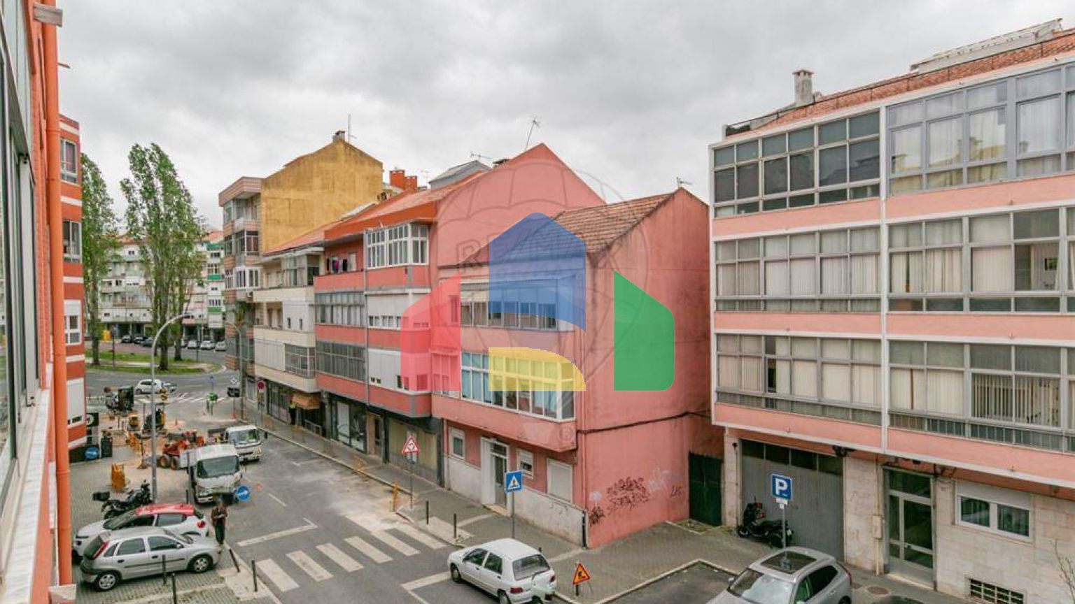 Residential - Condo/Apartment - T2 - Mina de Água, Amadora - PT