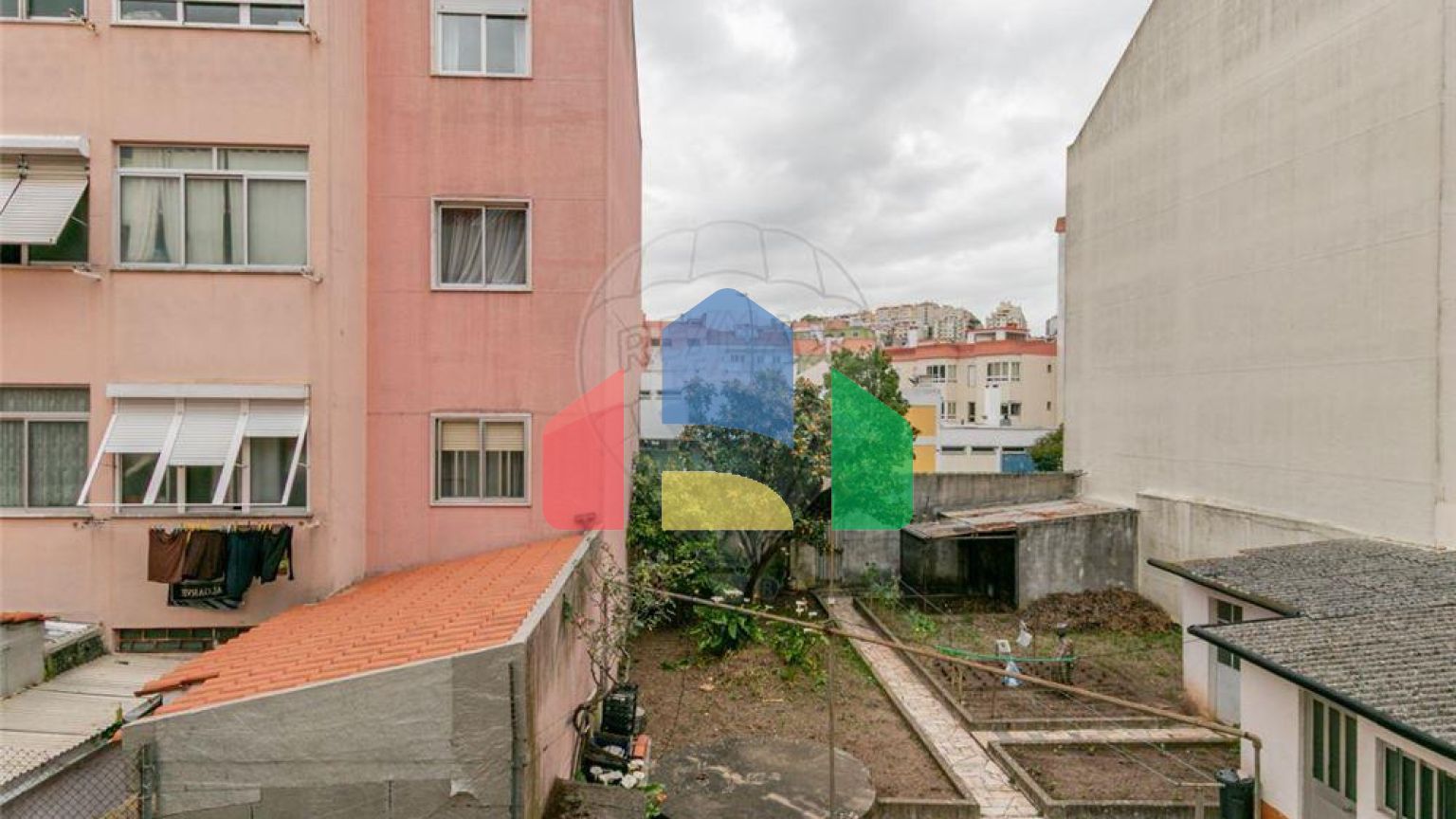 Residential - Condo/Apartment - T2 - Mina de Água, Amadora - PT