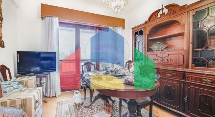 Residential - Condo/Apartment - T2 - Mina de Água, Amadora - PT