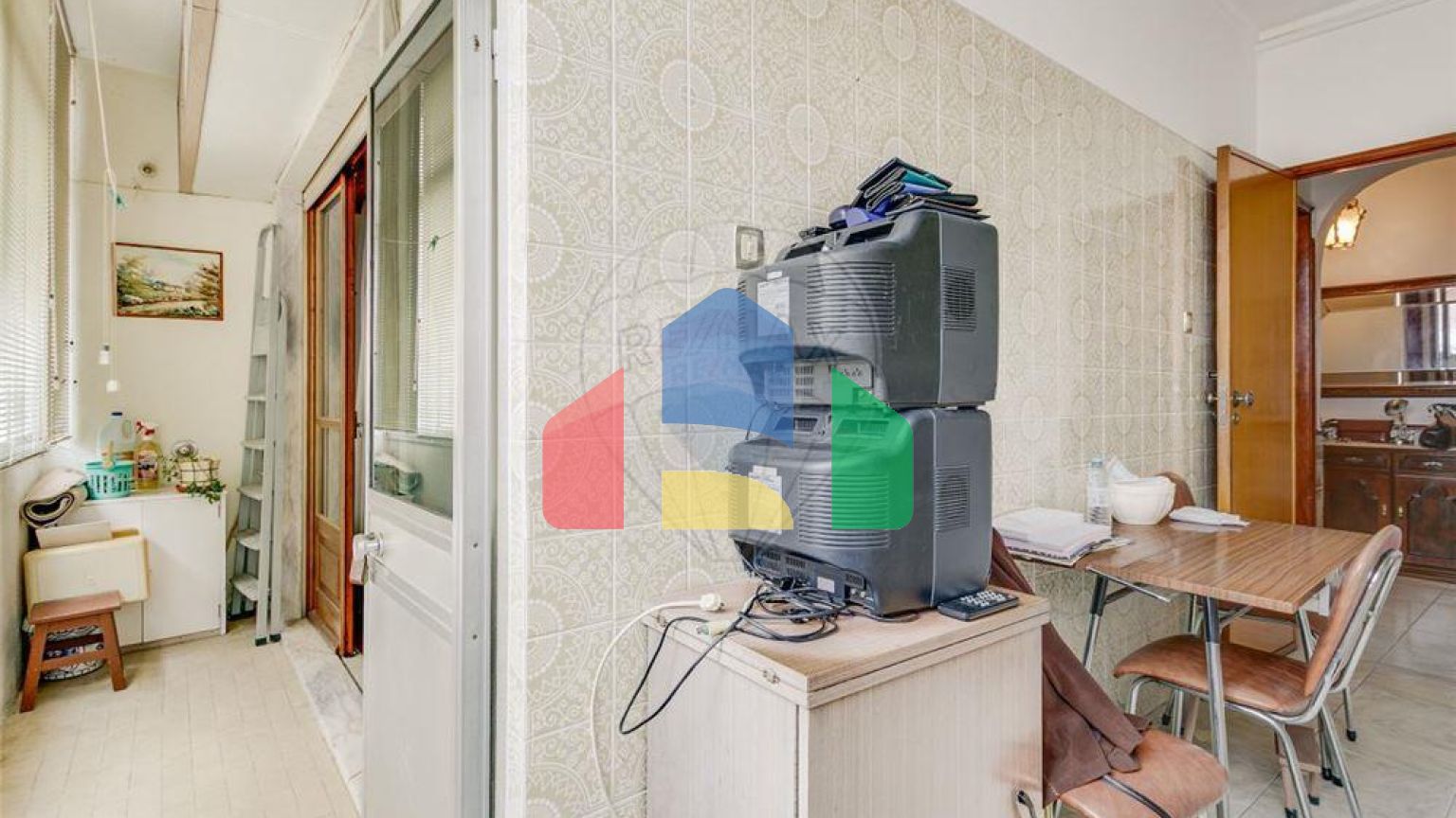 Residential - Condo/Apartment - T2 - Mina de Água, Amadora - PT