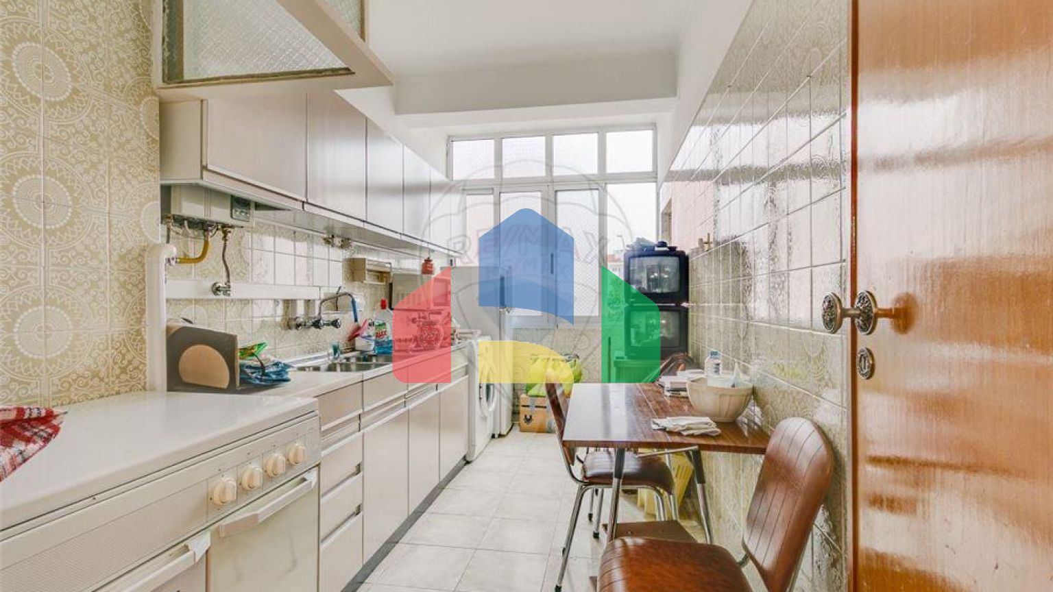 Residential - Condo/Apartment - T2 - Mina de Água, Amadora - PT