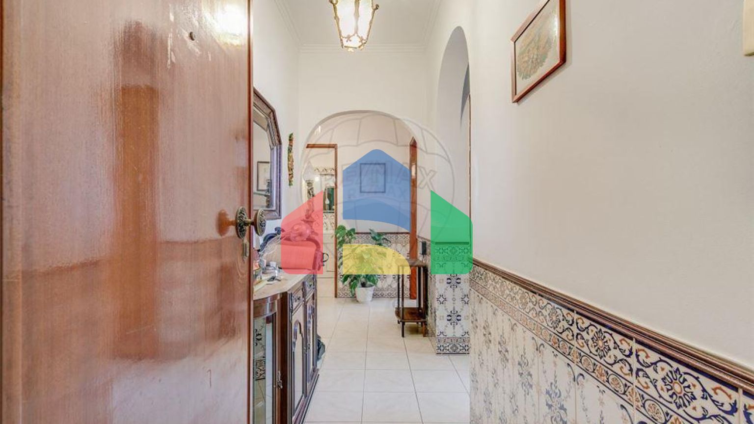 Residential - Condo/Apartment - T2 - Mina de Água, Amadora - PT